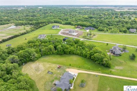 275 Summerfield Trail Mankato MN 56001