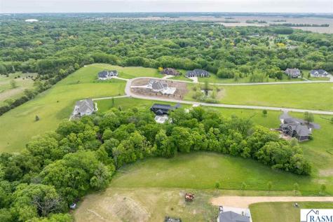 275 Summerfield Trail Mankato MN 56001