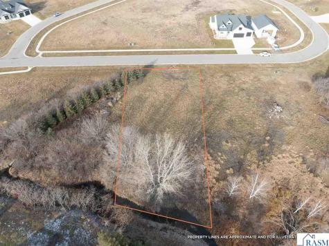 113 Pine Creek Road Mankato MN 56001
