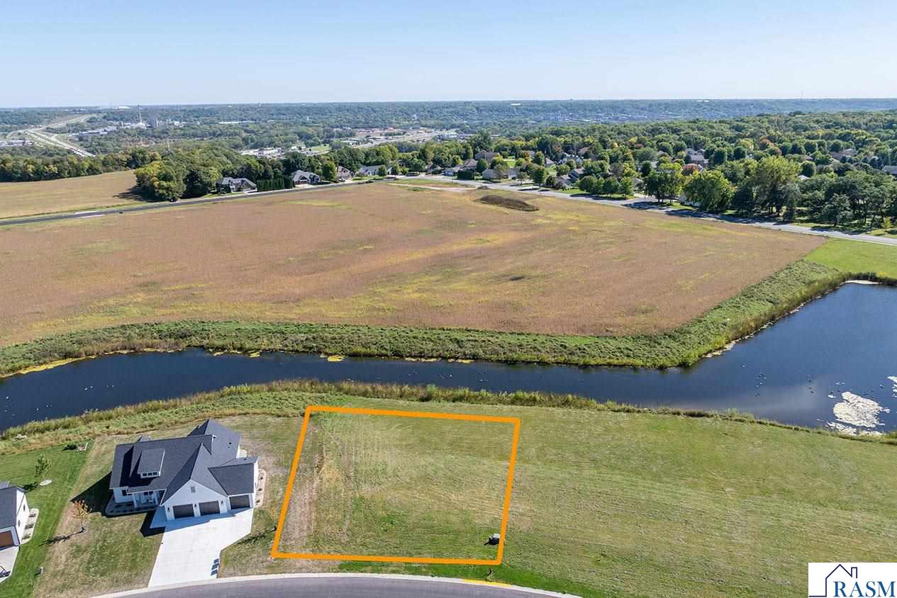 2128 Deerwood Drive North Mankato MN 56003