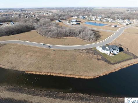 2128 Deerwood Drive North Mankato MN 56003