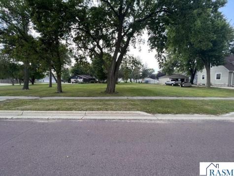 Xxx S Ramsey Street Blue Earth MN 56013