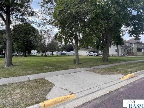 Xxx S Ramsey Street Blue Earth MN 56013