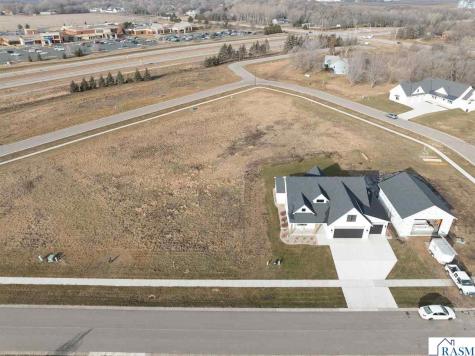 122 Pine Creek Road Mankato MN 56001