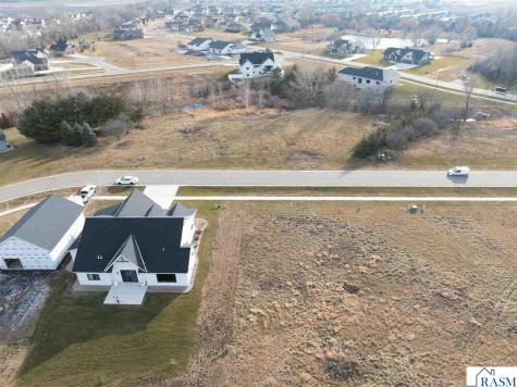 122 Pine Creek Road Mankato MN 56001