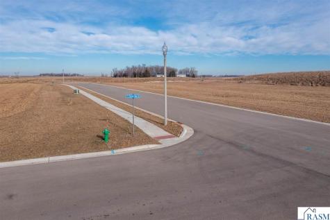 105 Bluestem Drive Blue Earth MN 56013