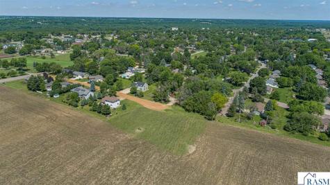 120 Kaukis Drive Le Sueur MN 56058