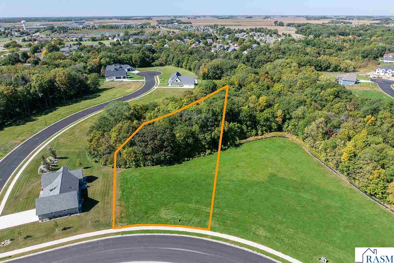 2113 Deerwood Drive North Mankato MN 56003