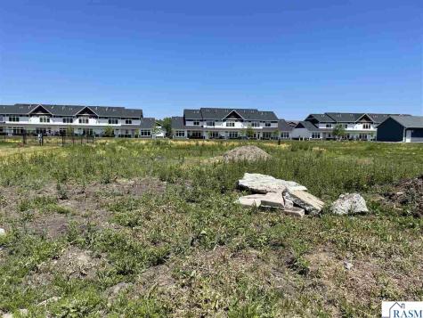 2020 Bluestem Drive Mankato MN 56001