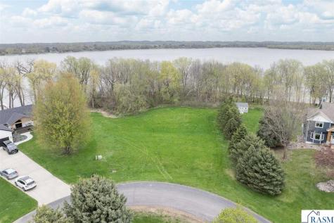 114 East Bay Drive Madison Lake MN 56063