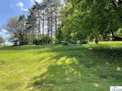 1628 Riverview Road St. Peter MN 56082