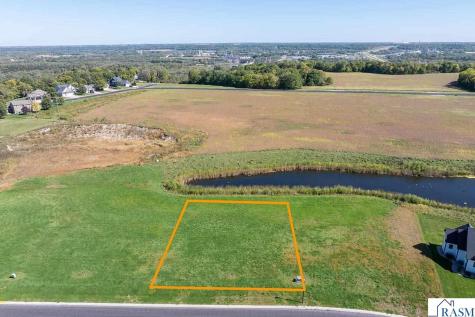 2144 Deerwood Drive North Mankato MN 56003