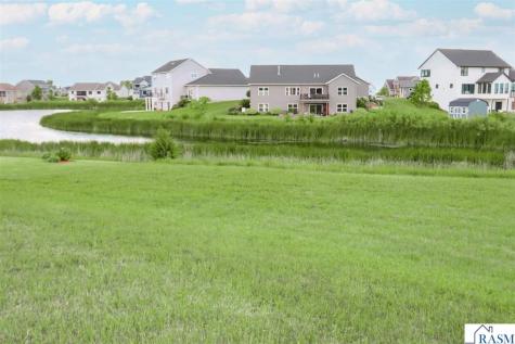 22 Sunset Court North Mankato MN 56003