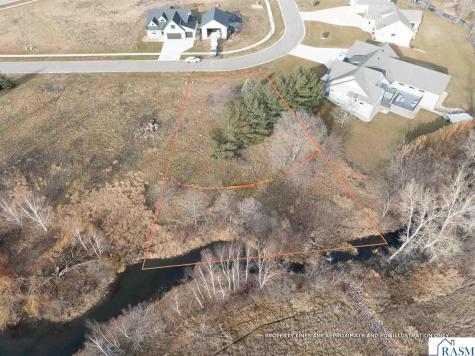 121 Pine Creek Road Mankato MN 56001