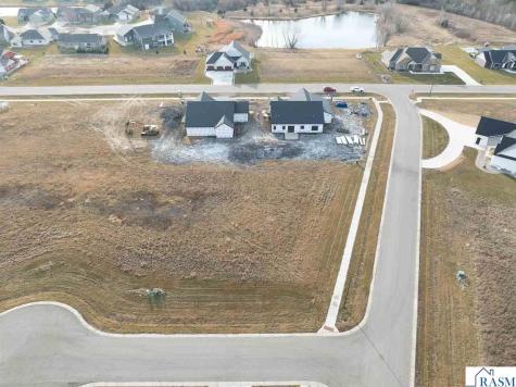 102 Butler Falls Court Mankato MN 56001