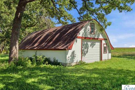 12179 380 Avenue Blue Earth MN 56013