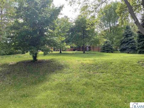 1624 Riverview Road St. Peter MN 56082
