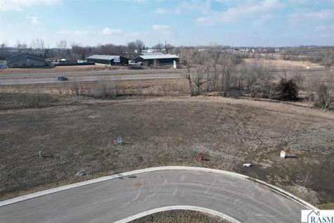 1022 Bitterend Circle Mankato MN 56001