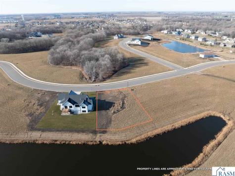 2140 Deerwood Drive North Mankato MN 56003