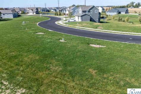 1973 Lexington Lane North Mankato MN 56003