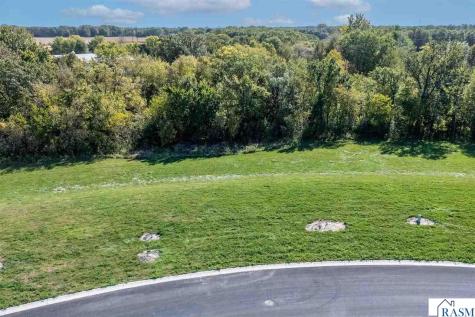 1973 Lexington Lane North Mankato MN 56003