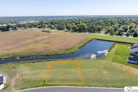 2124 Deerwood Drive North Mankato MN 56003