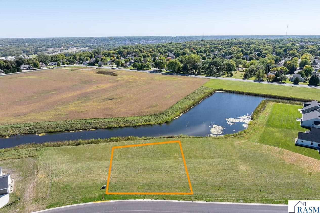 2124 Deerwood Drive North Mankato MN 56003
