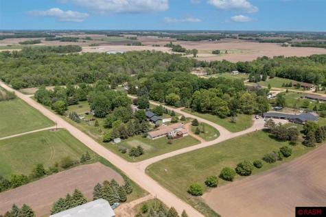 Xxx Woodview Lane Le Center MN 56057