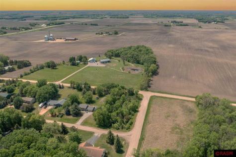 Xxx Woodview Lane Le Center MN 56057