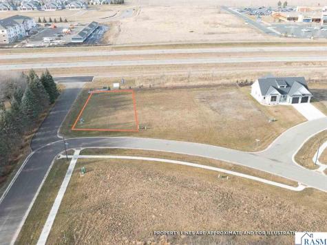 100 Pine Creek Road Mankato MN 56001