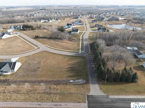 100 Pine Creek Road Mankato MN 56001