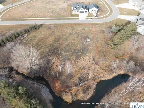 117 Pine Creek Road Mankato MN 56001