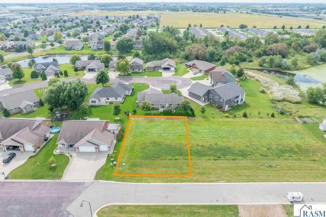 300 Pinehurst Drive Mankato MN 56001