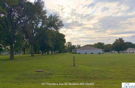 137 Flanders Avenue SE Madelia MN 56062