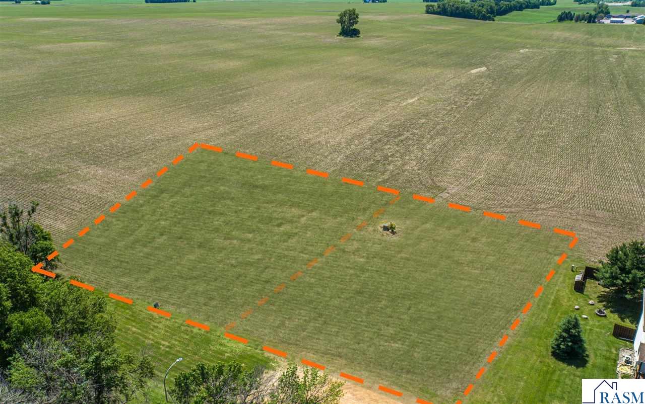 120 & 124 Kaukis Drive Le Sueur MN 56058