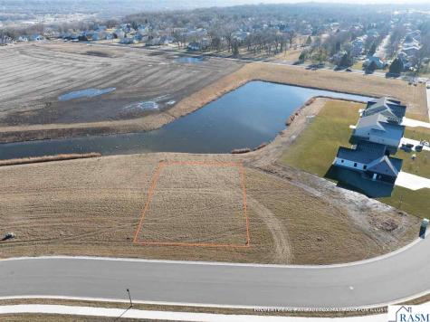 2120 Deerwood Drive North Mankato MN 56003