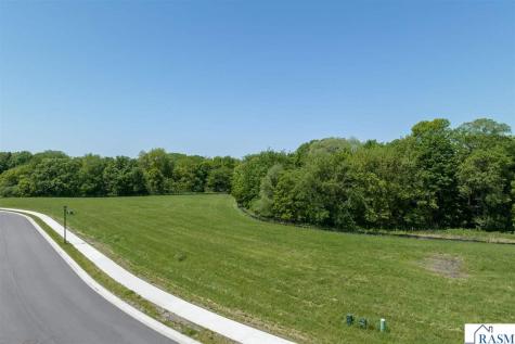 2125 Deerwood Drive North Mankato MN 56003
