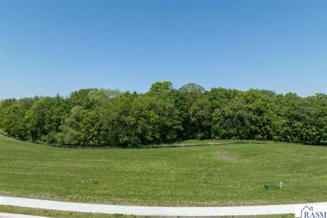 2125 Deerwood Drive North Mankato MN 56003
