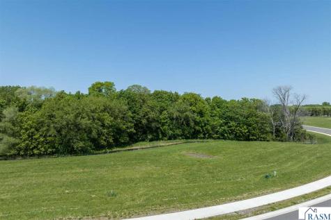 2125 Deerwood Drive North Mankato MN 56003
