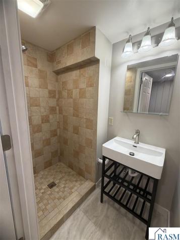 1219 E Main Street Mankato MN 56001