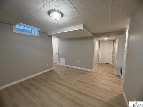 1219 E Main Street Mankato MN 56001