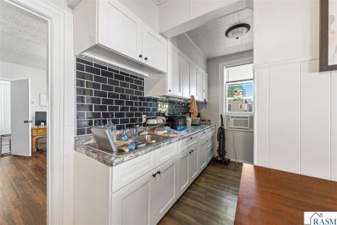 1104 N 5th Street Mankato MN 56001