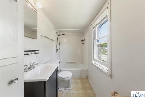 1104 N 5th Street Mankato MN 56001