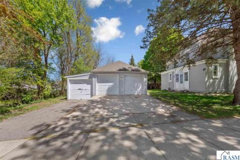 1104 N 5th Street Mankato MN 56001