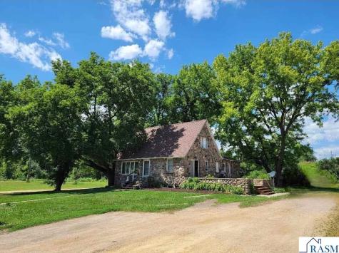 802 Lehiller Street Mankato MN 56001