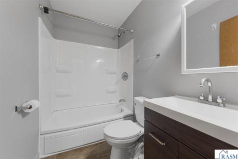 802 Lehiller Street Mankato MN 56001