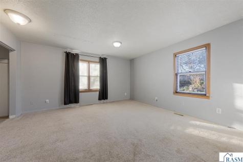 802 Lehiller Street Mankato MN 56001