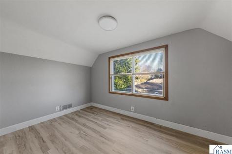 802 Lehiller Street Mankato MN 56001
