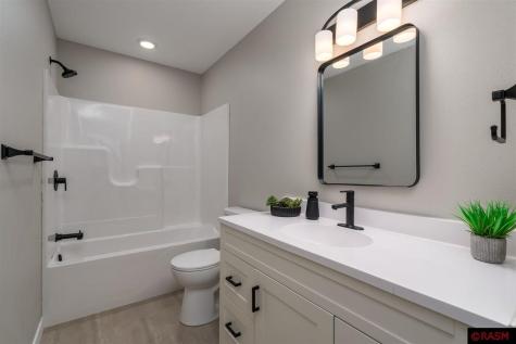 3216 Scotch Lane Mankato MN 56001