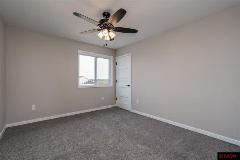 3216 Scotch Lane Mankato MN 56001